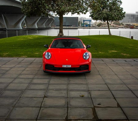 Porsche 911 Carrera 4 GTS 2025, photo 2 of 4