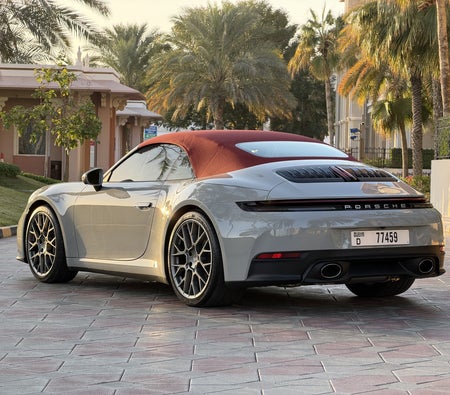 Porsche 911 Carrera 4S 2026, photo 3 of 4