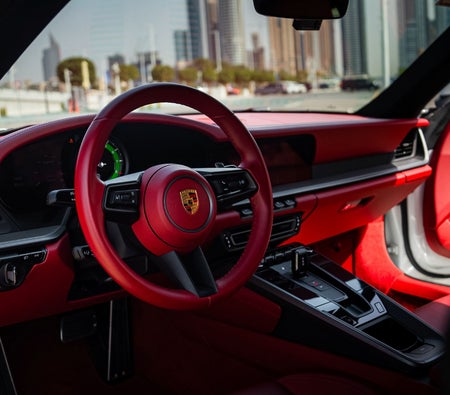 Mavi Porsche 911 Carrera 2021