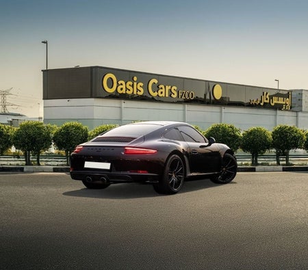 Black Porsche 911 Carrera 2019