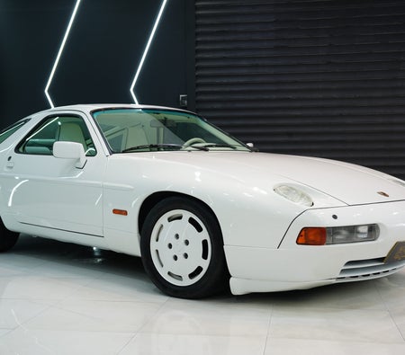 Porsche 928 1990, photo 3 of 4