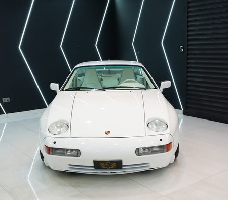Porsche 928 1990, photo 2 of 4