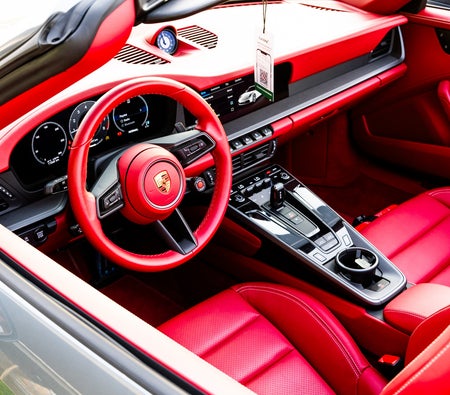 Porsche 911 Carrera Convertible 2025