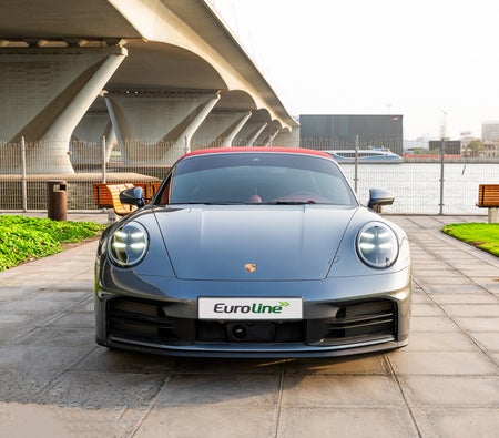 Porsche 911 Carrera Convertible 2025