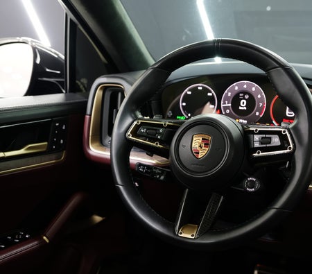 Porsche Cayenne GTS 2025, photo 4 of 4