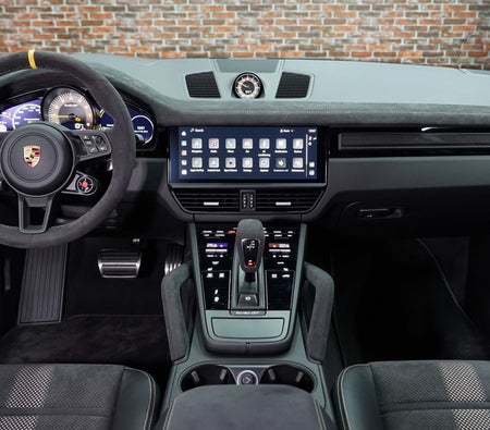 Grigio Porsche Cayenne Turbo GT 2023
