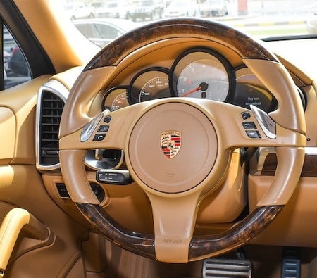 Porsche Cayenne S 2014, photo 2 of 4