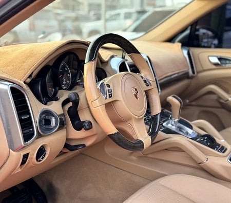 Porsche Cayenne S Platinum 2014, photo 2 of 4