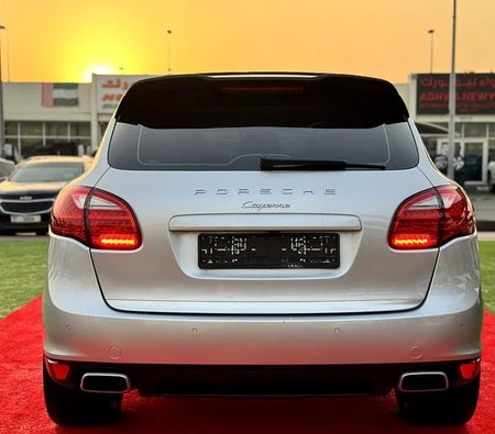Porsche Cayenne S Platinum 2014, photo 3 of 4