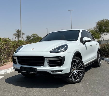 White Porsche Cayenne Turbo 2015