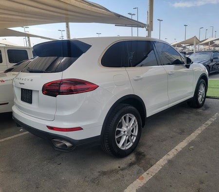 White Porsche Cayenne Platinum Edition 2016