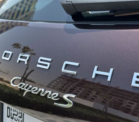 Коричневый Porsche Cayenne 2018 год