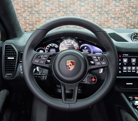Bianca Porsche Cayenne Turbo GT 2023