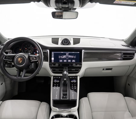 Negro Porsche Macan GTS 2024