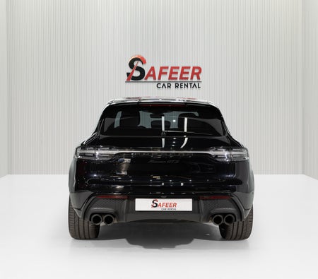 Negro Porsche Macan GTS 2024