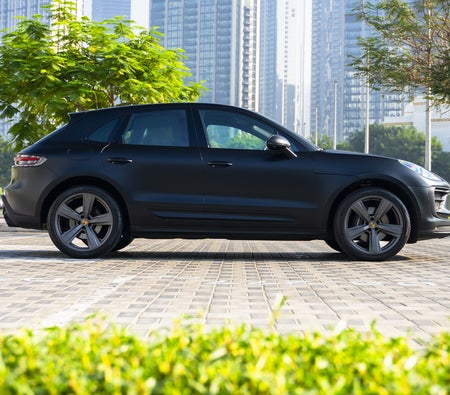 Porsche Macan Turbo 2024