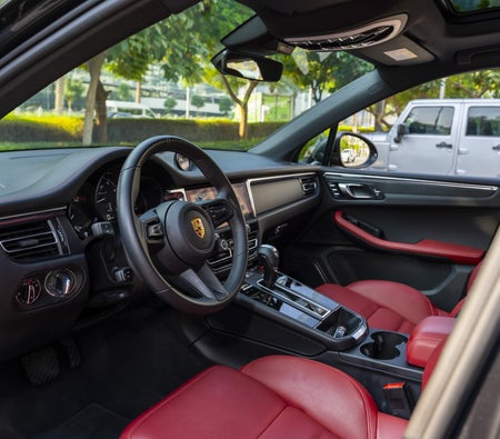 Porsche Macan Turbo 2024