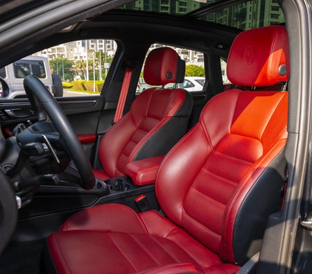 Porsche Macan Turbo 2024