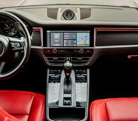 Porsche Macan 2023, photo 3 of 4