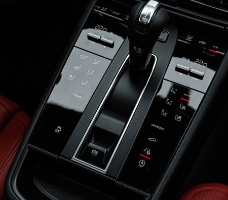 Porsche Macan 2025