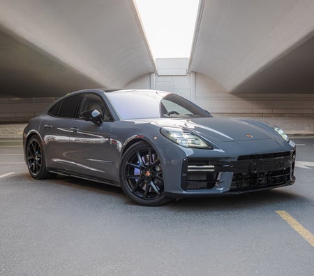 Porsche Panamera 4S E-Hybrid 2025