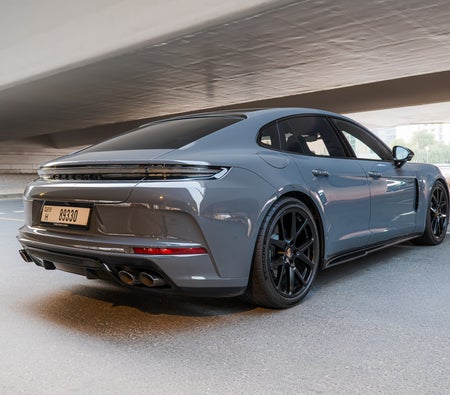 Porsche Panamera 4S E-Hybrid 2025