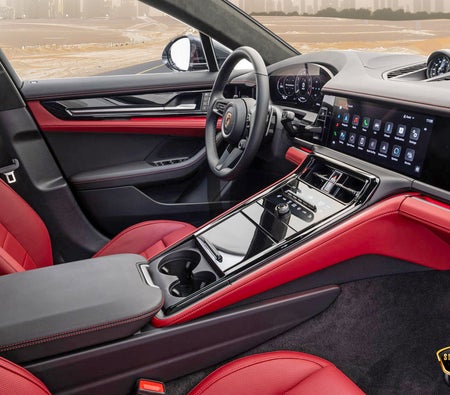 Black Porsche Panamera 2024