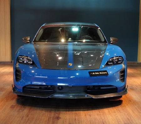 Porsche Taycan GTS 2022, photo 2 of 4