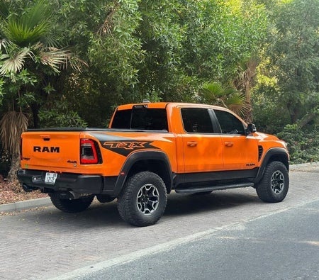 Оранжевый Ram 1500 2022 год Оранжевый Ram 1500 2022 год