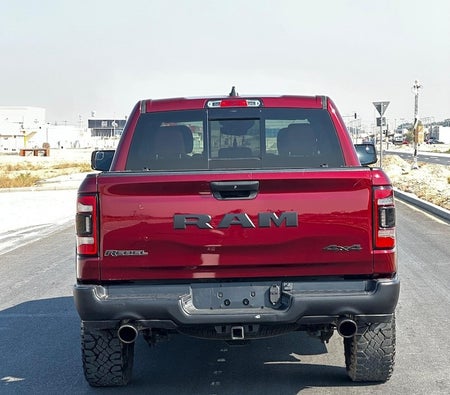 Bourgogne Ram 1500 Rebel Crew Cab 2023