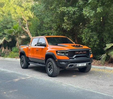 Оранжевый Ram 1500 2022 год Оранжевый Ram 1500 2022 год