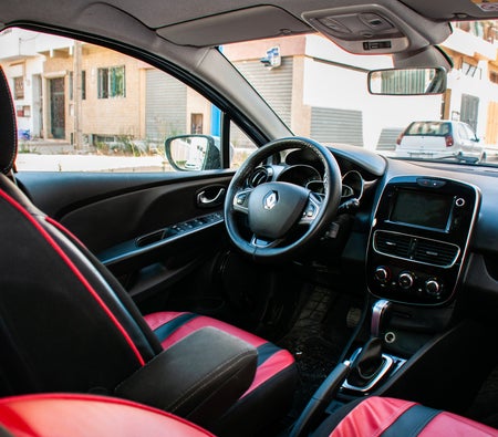Grau Renault Clio 2023