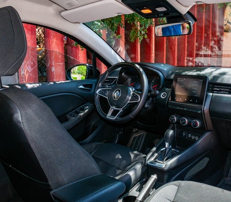Schwarz Renault Clio 2023