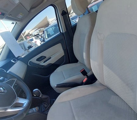 White Renault Duster LE 2020