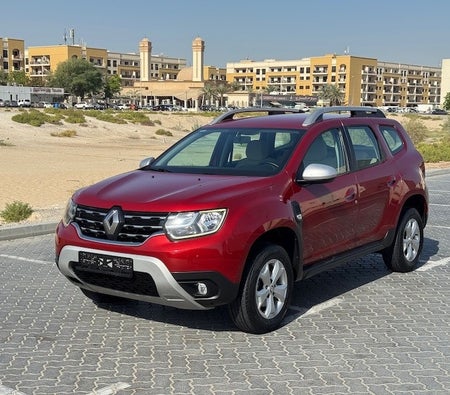 Красный Renault Duster SE Plus 2021 год