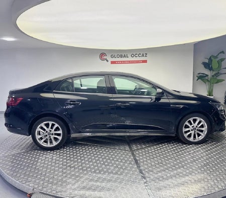 Schwarz Renault Megane 2019