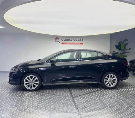 Schwarz Renault Megane 2019