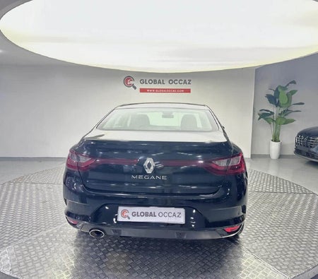 Schwarz Renault Megane 2019