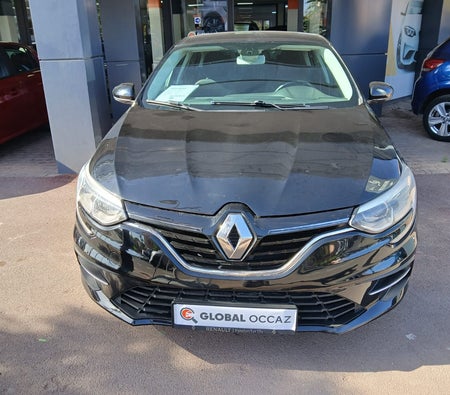 Schwarz Renault Megane 2022