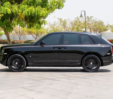 Rolls Royce Cullinan Black Badge 2022