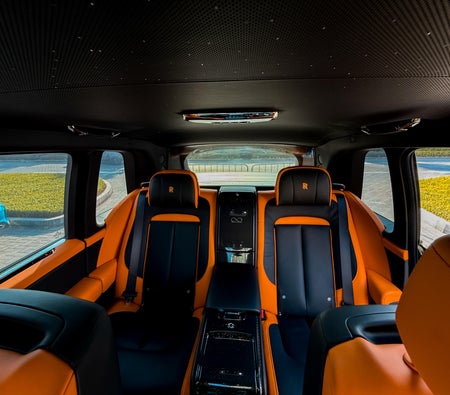 Negro Rolls Royce Cullinan Black Badge 2026