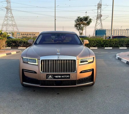 ذهبي رولز رويس Ghost Standard 2021