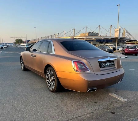 ذهبي رولز رويس Ghost Standard 2021