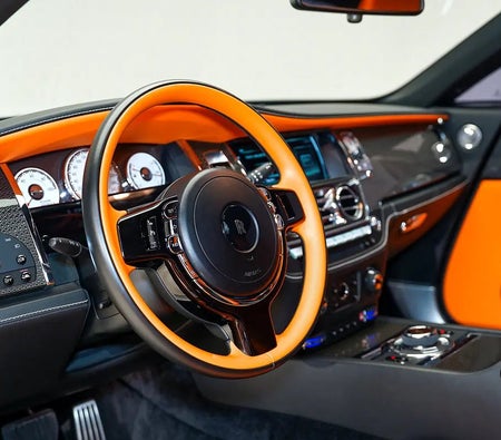 Schwarz Rolls Royce Wraith Black Badge 2019