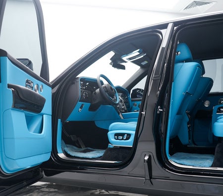 Rolls Royce Cullinan Black Badge Series II 2026, photo 4 of 4