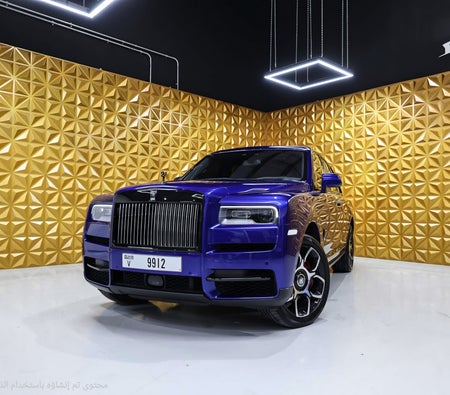 Huur Rolls Royce Cullinan Black Badge 2021 in Dubai