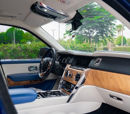 Rolls Royce Cullinan Black Badge 2022, photo 3 of 4