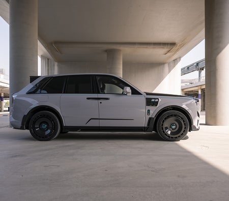 Rolls Royce Cullinan Mansory 2023, photo 3 of 4