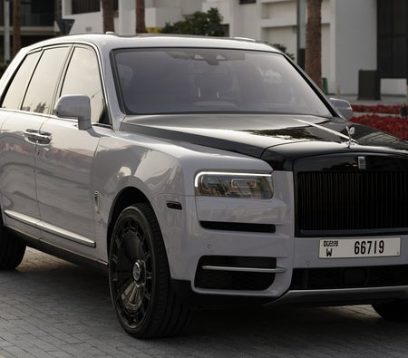 Rolls Royce Cullinan 2023