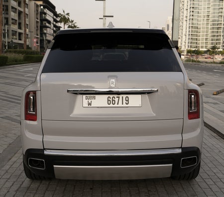 Rolls Royce Cullinan 2023